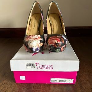 Chinese Laundry Wonder platforms size 9